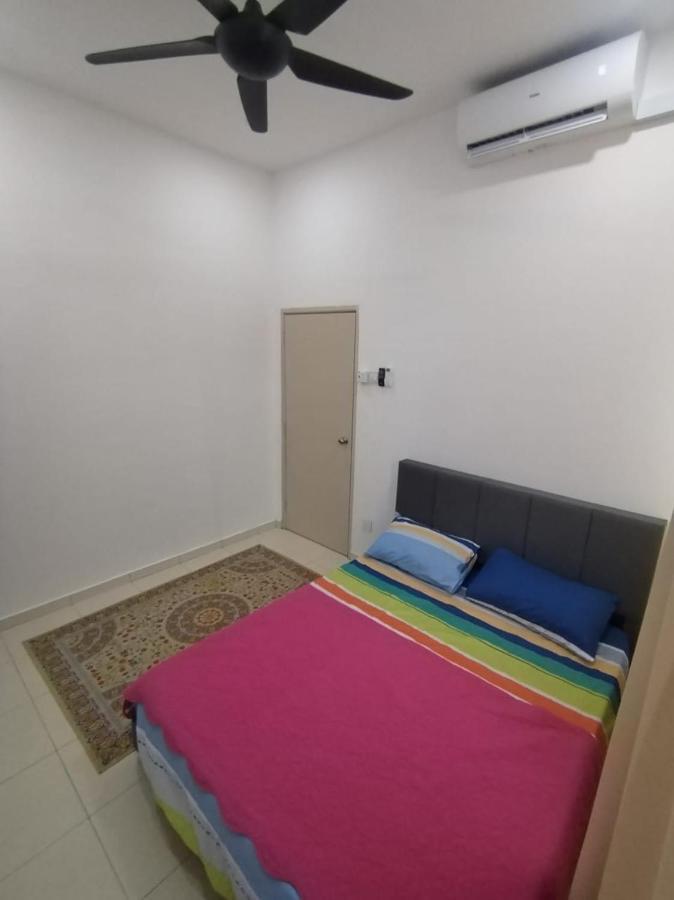 M2H Homestay Kuantan Esterno foto