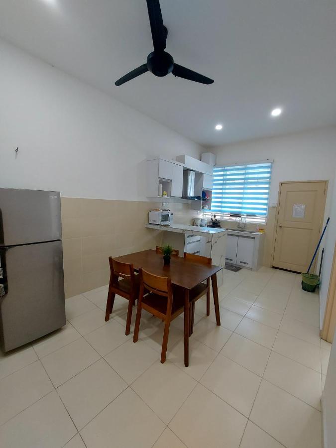M2H Homestay Kuantan Esterno foto